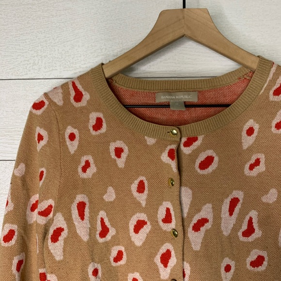 SOLD Banana Republic cream leopard print cardigan - Picture 3 of 8
